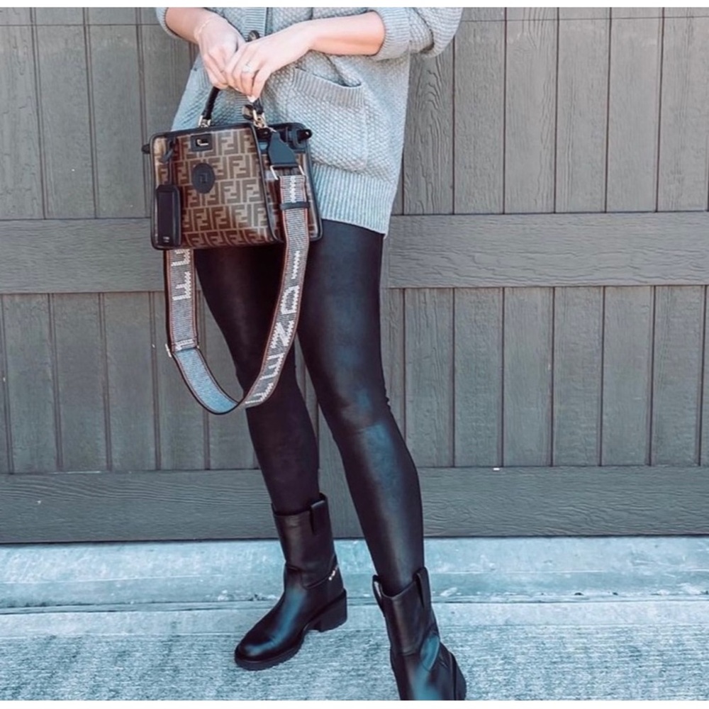 Spanx Faux Leather Leggings Size Large 🖤
